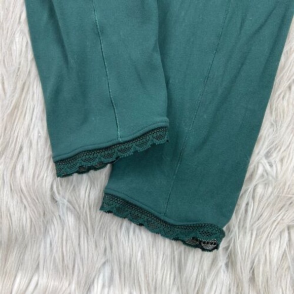 Nike Yoga Luxe High Rise 7/8 Leggings in Green Lace - Picture 2 of 6